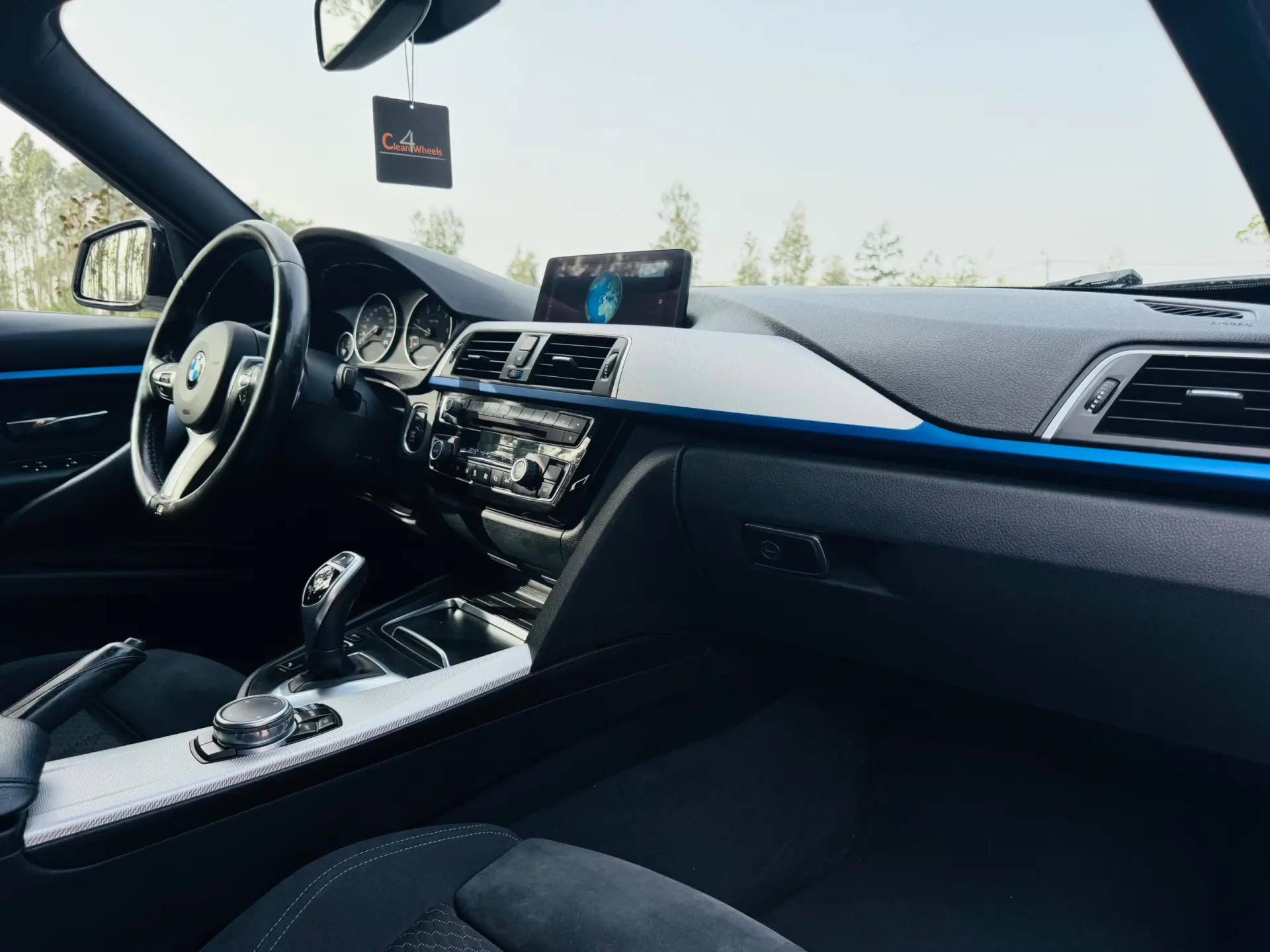 BMW 320 d Pack M Auto 31