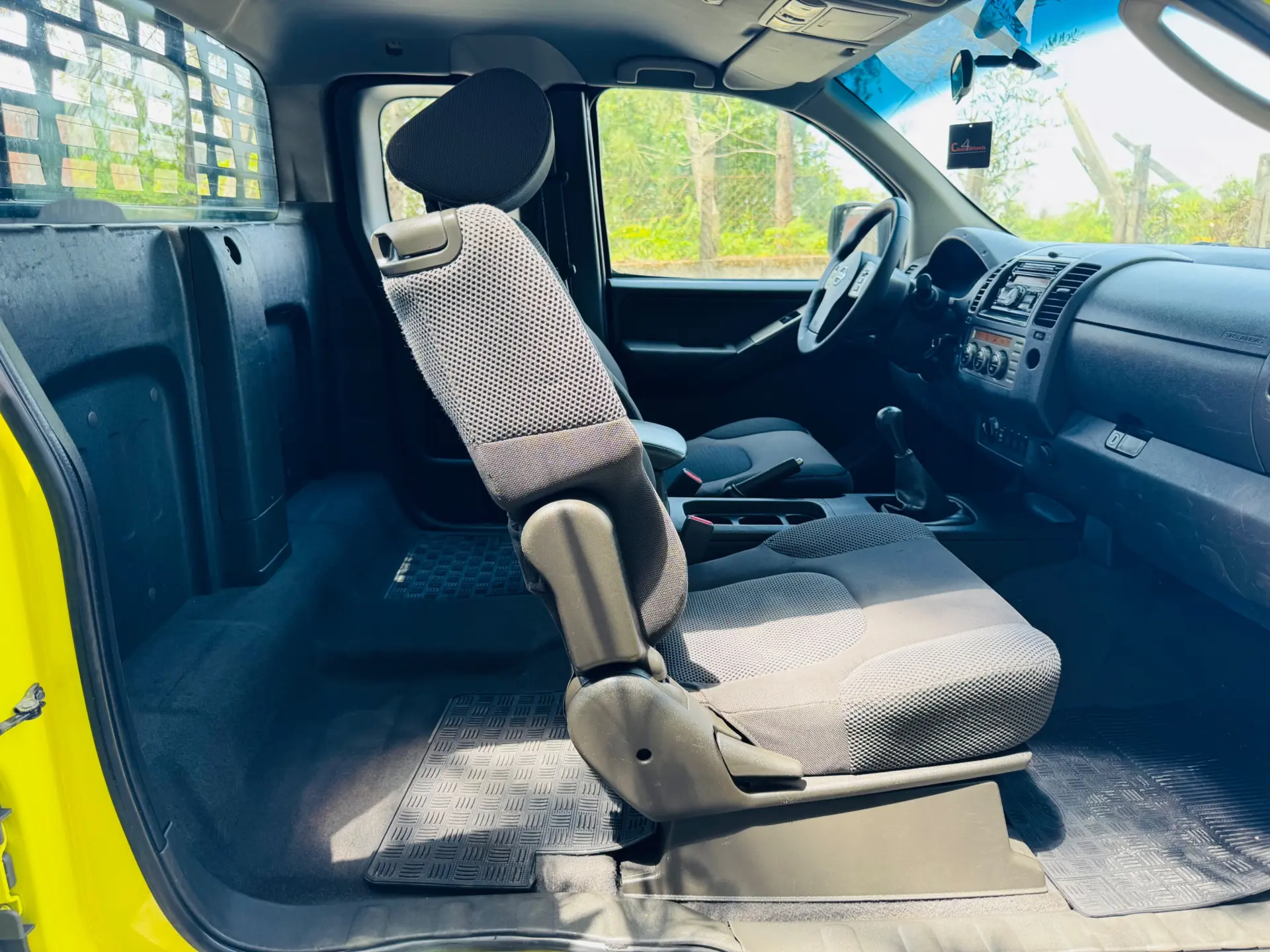 Nissan Navara 2.5 dCi CD SE Eastpak 37