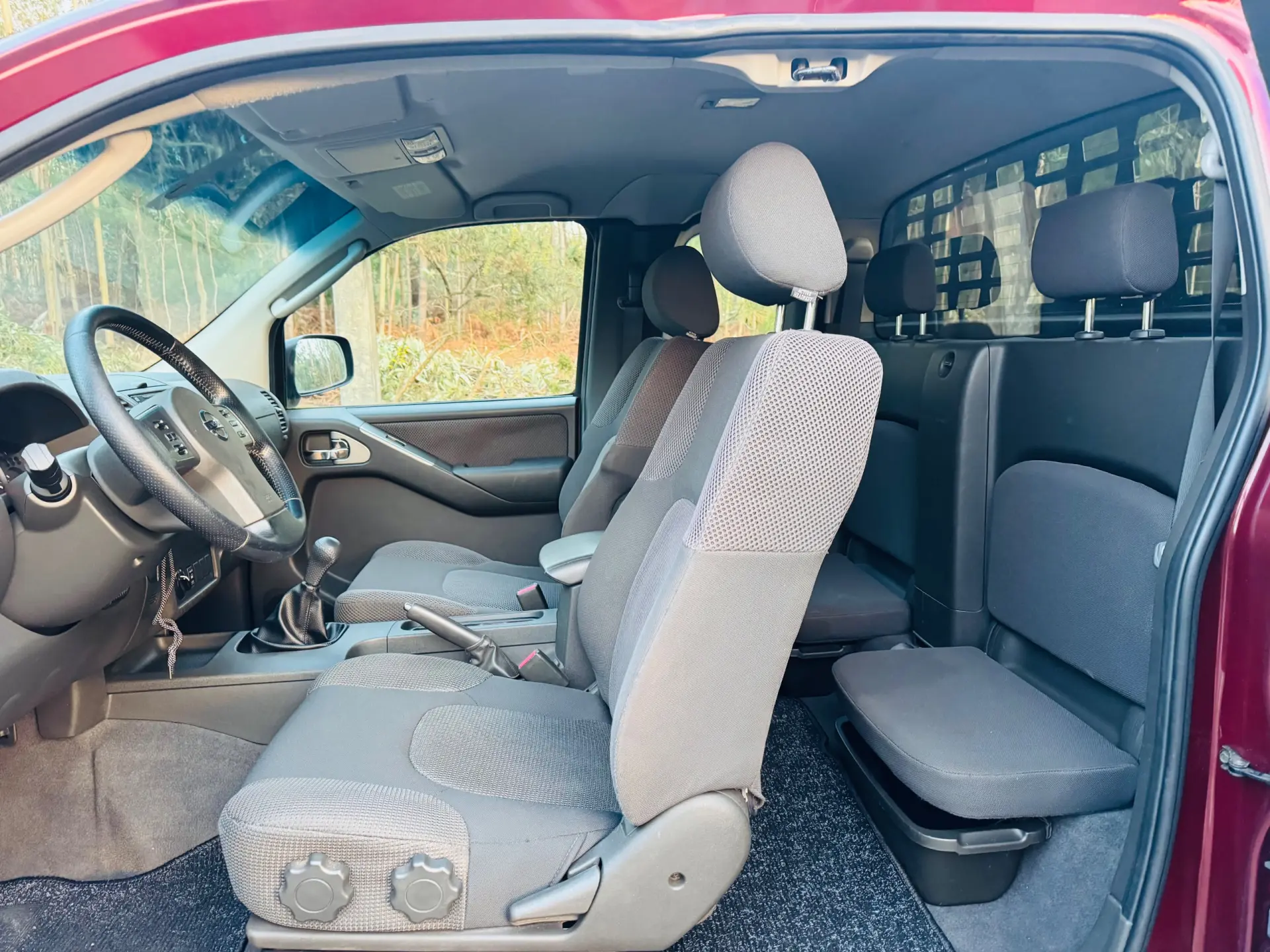 Nissan Navara 2.5 dCi CD SE Eastpak 26