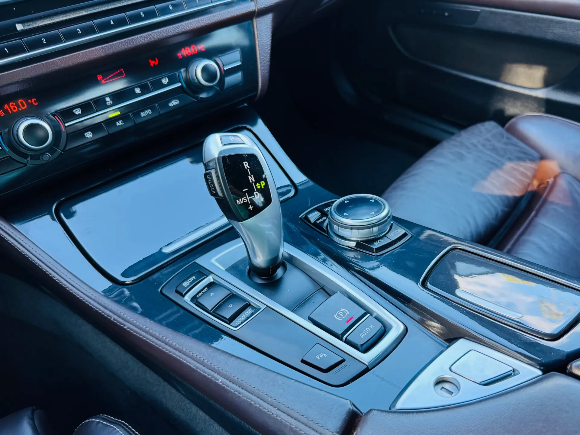 BMW 530 d Pack M Auto 34