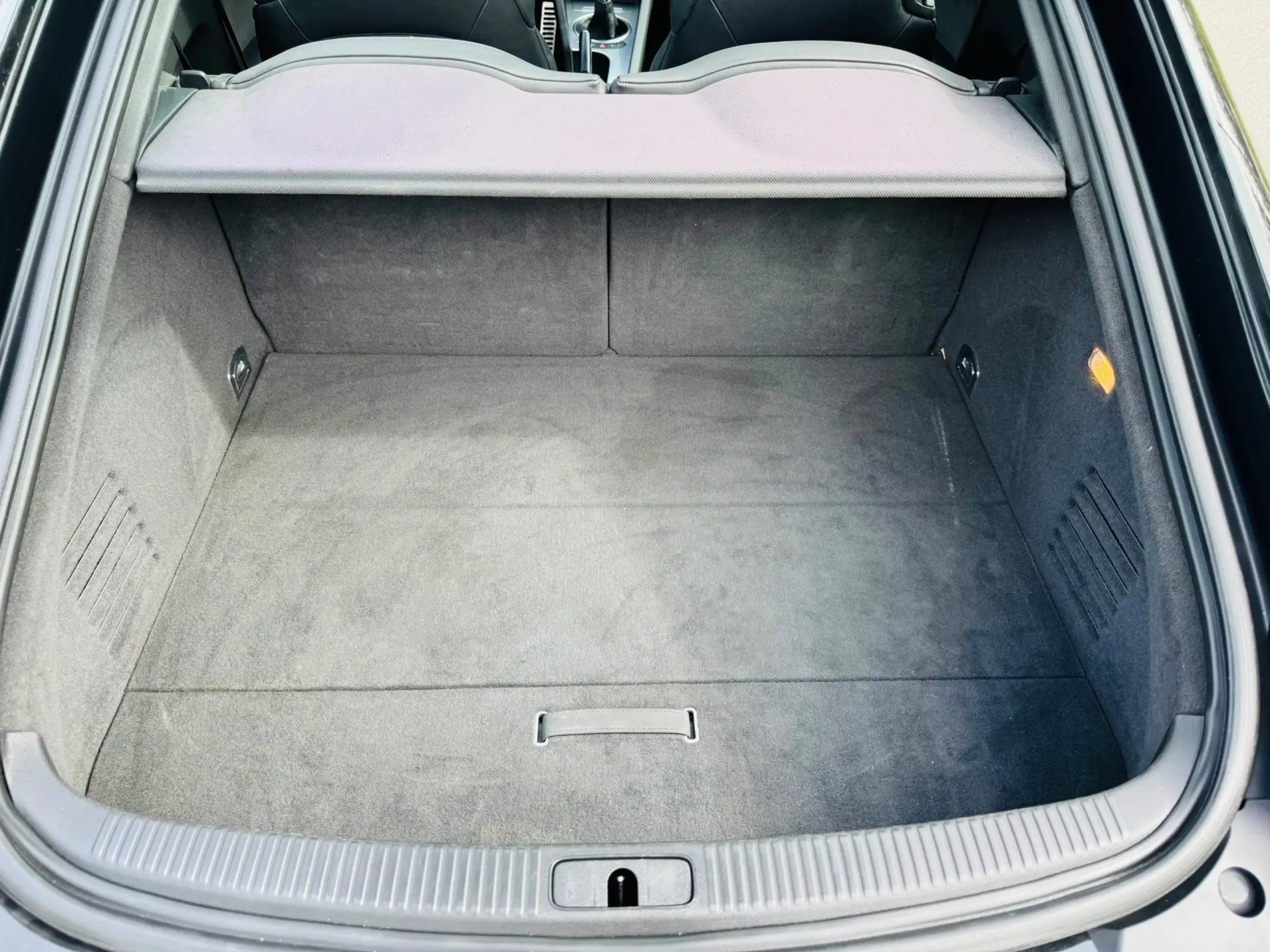 Audi TT Coupé 2.0 TDI quattro S-line 34