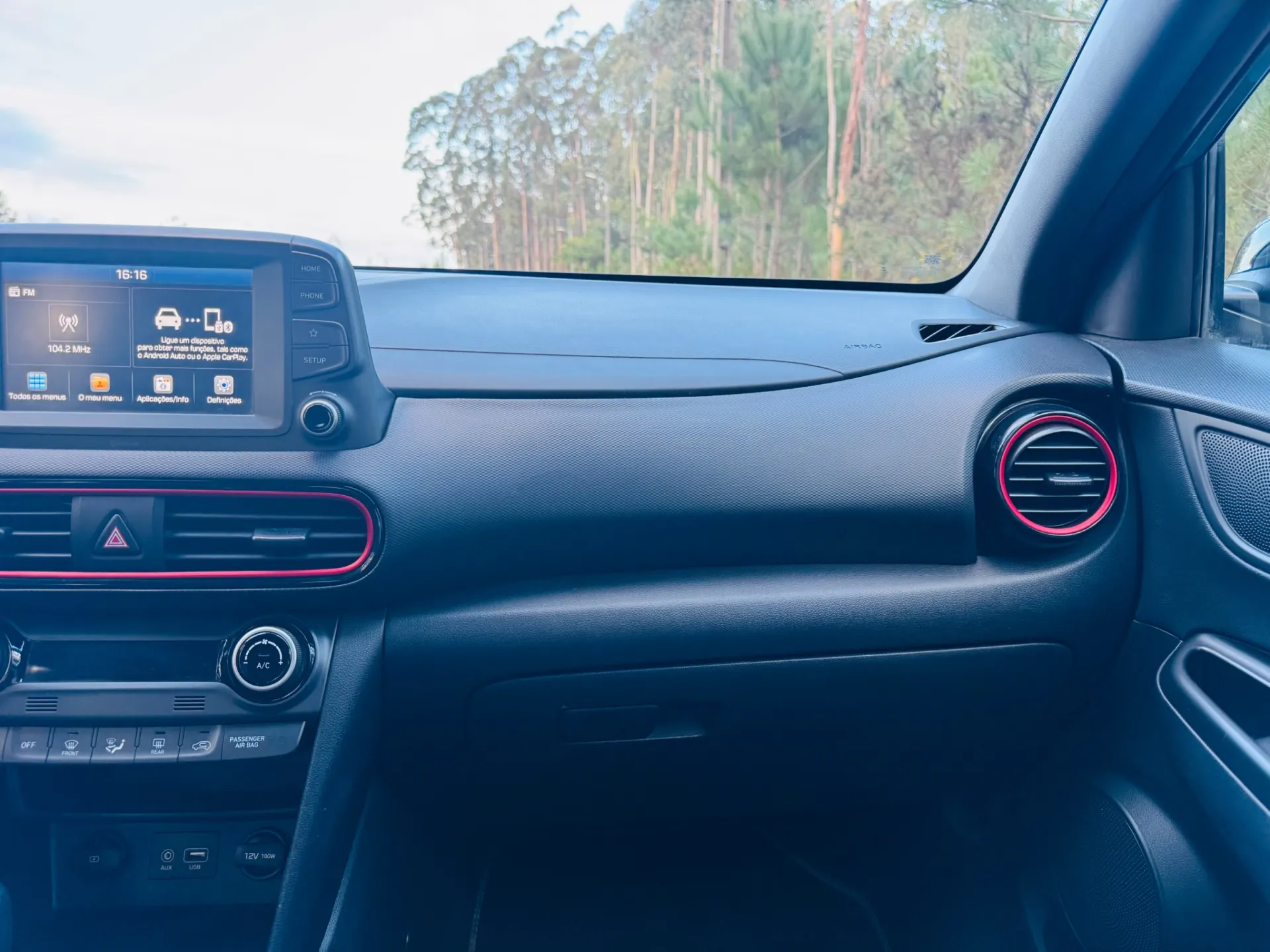 Hyundai Kauai 1.0 T-GDi Premium Pele/Tec.Vermelho 32