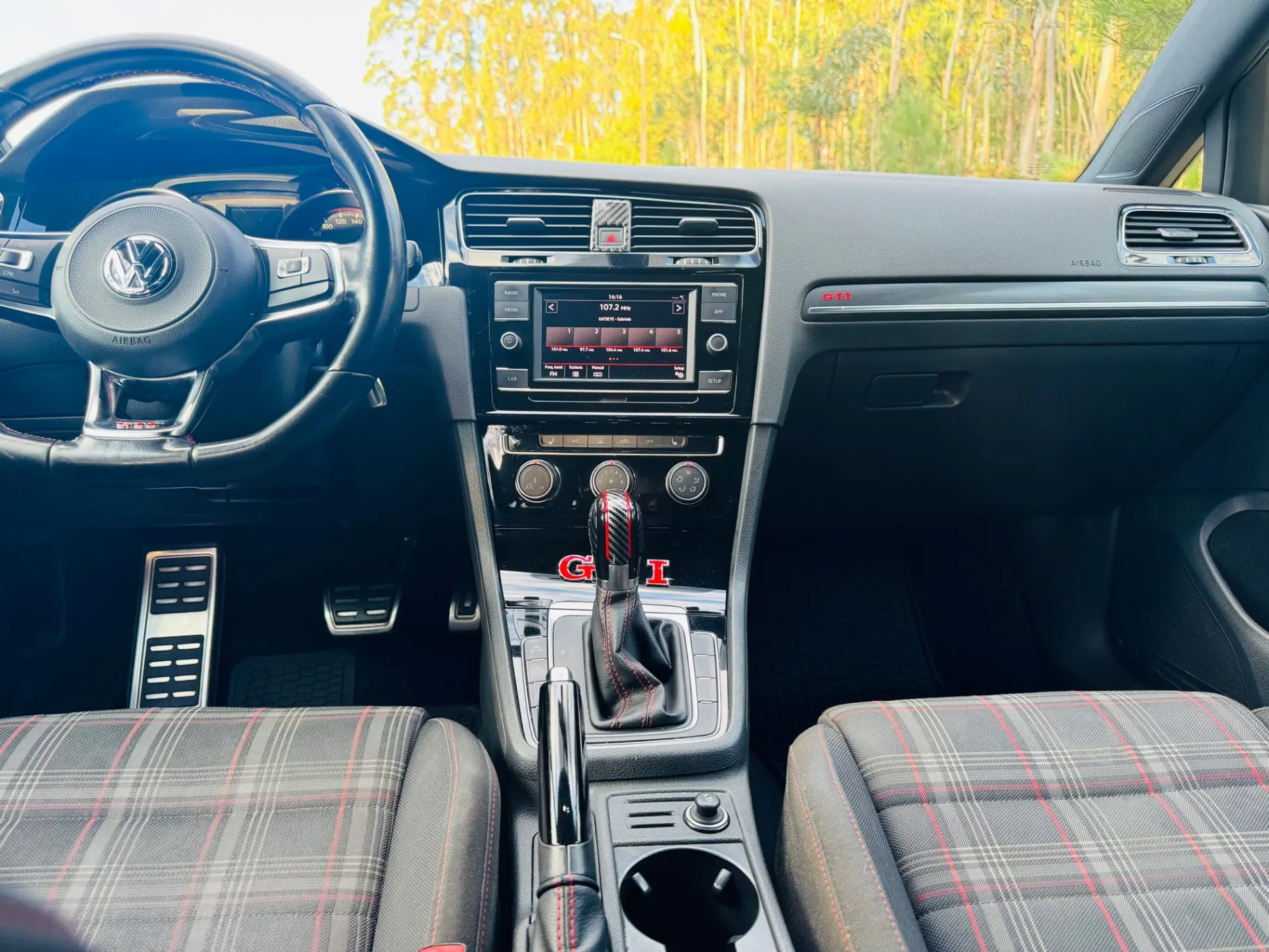 Volkswagen Golf 2.0 TSi GTi DSG Performance 32