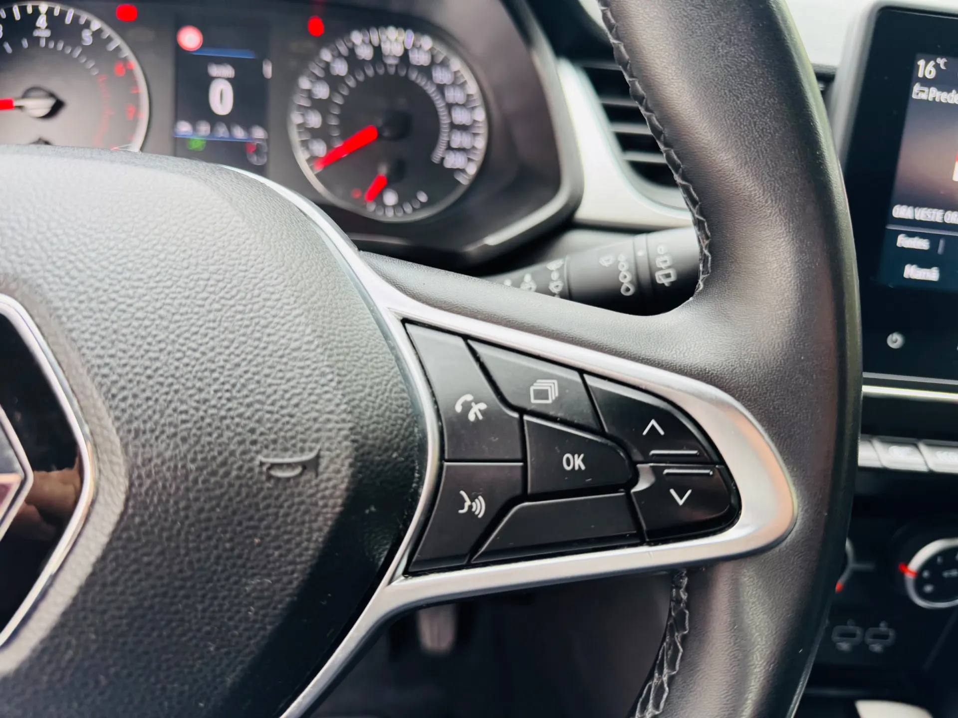 Renault Captur 1.0 TCe Intens Bi-Fuel 29