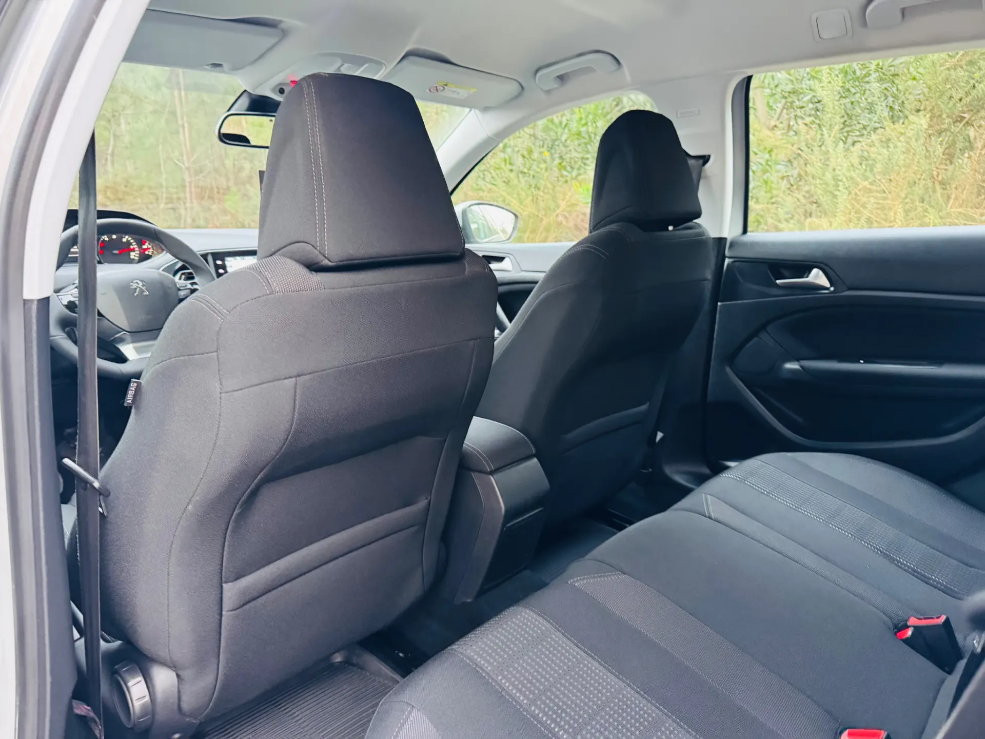 Peugeot 308 SW 1.6 BlueHDi Allure J17 37