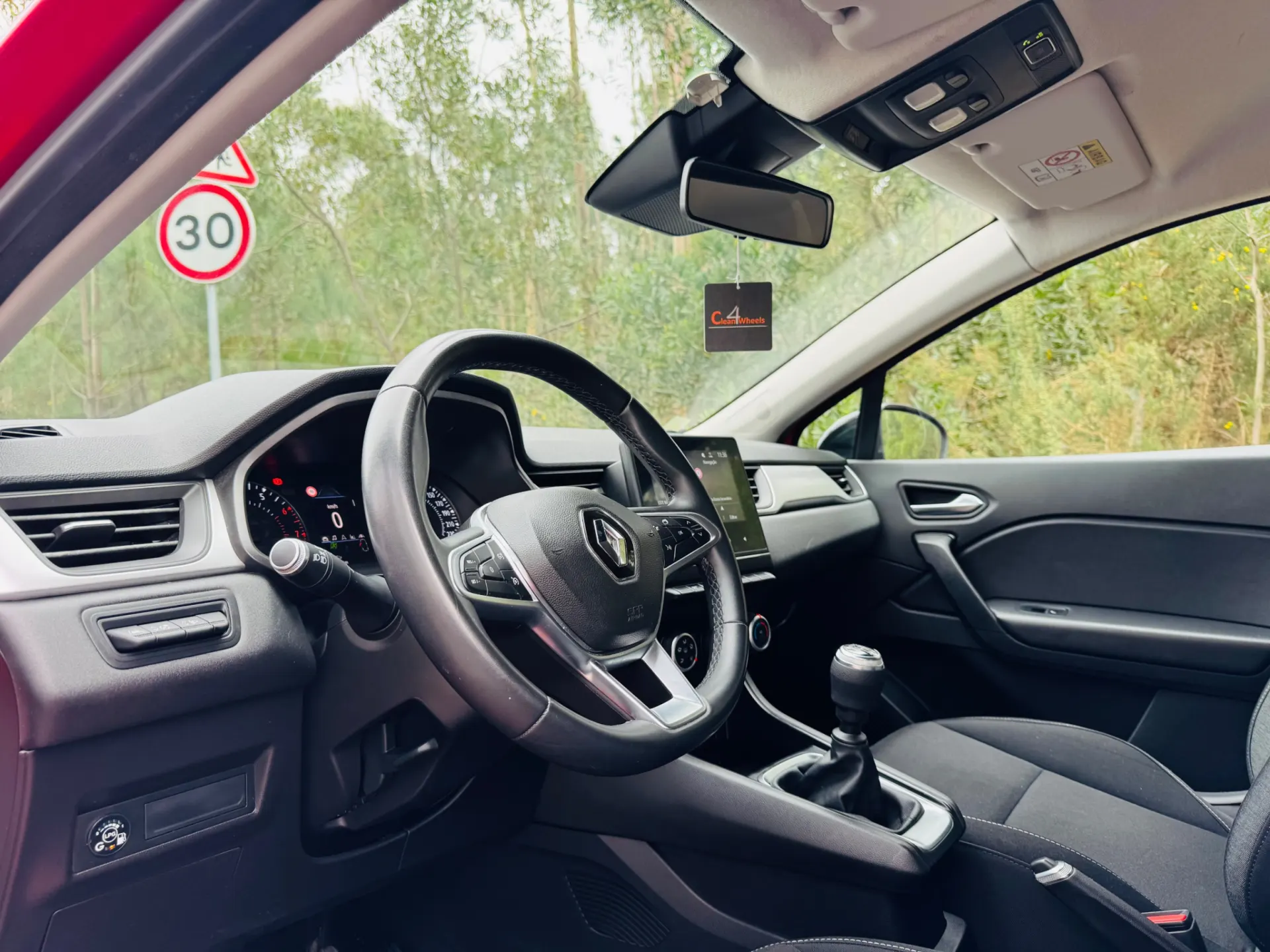 Renault Captur 1.0 TCe Intens Bi-Fuel 24