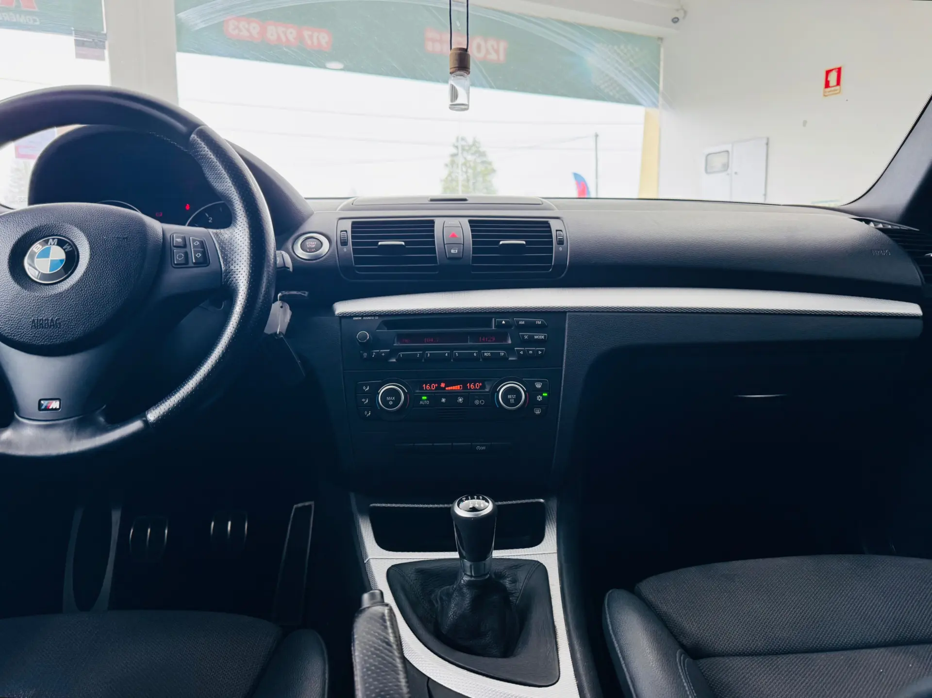 BMW 118 d Pack M 27