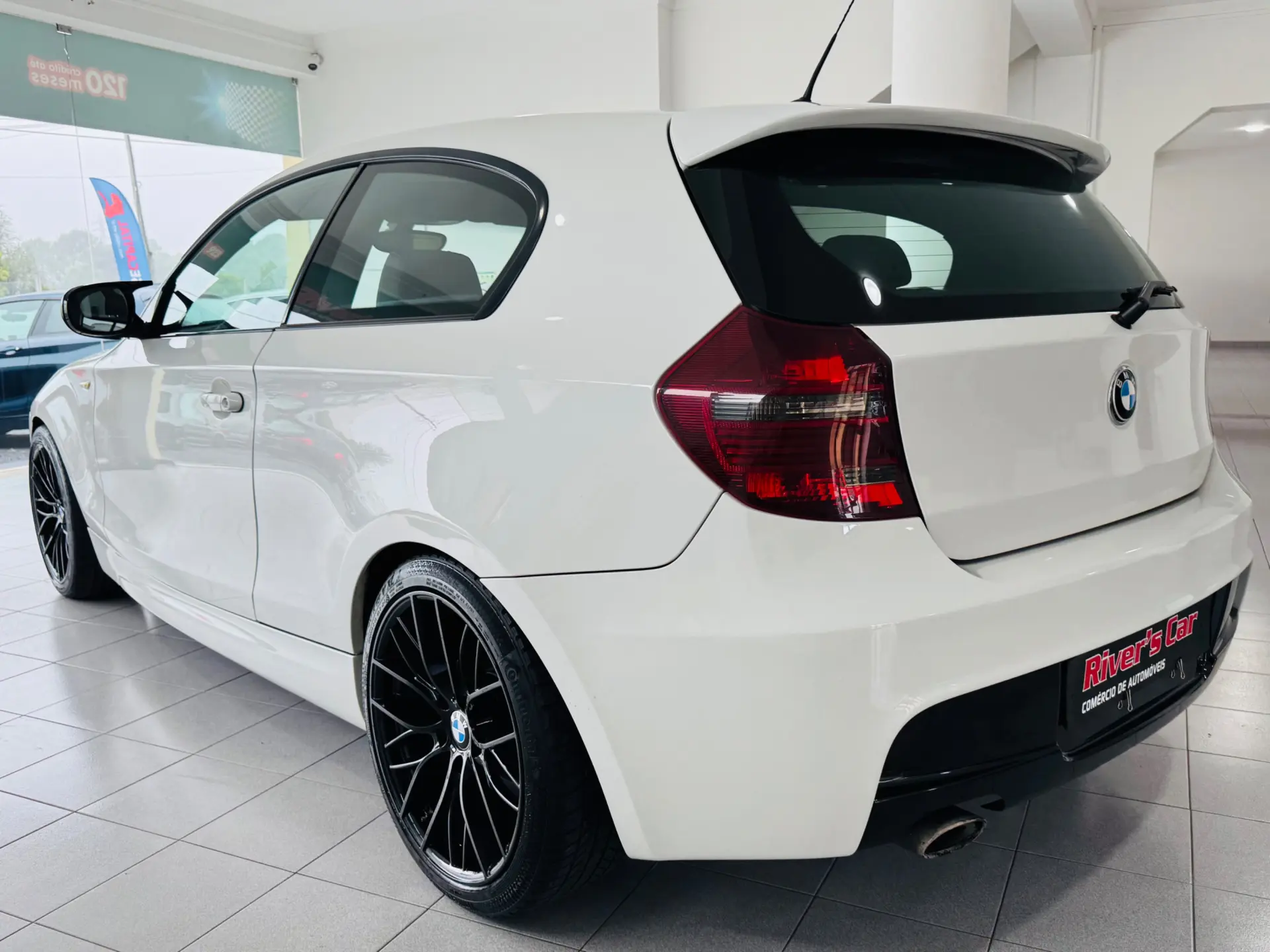 BMW 118 d Pack M 13