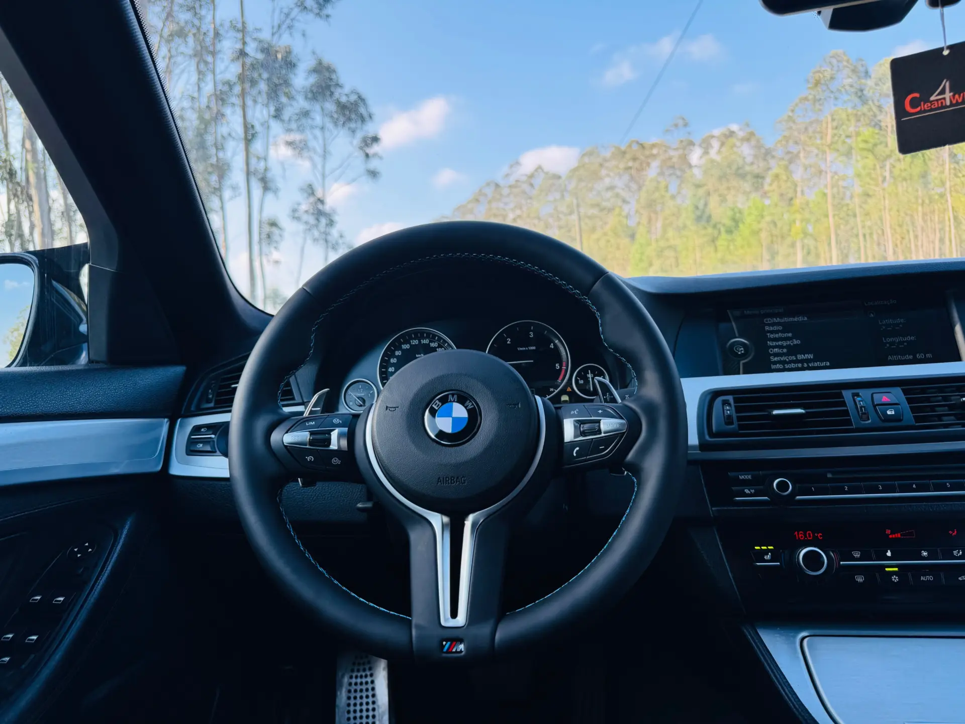 BMW 520 d Pack M Auto 34
