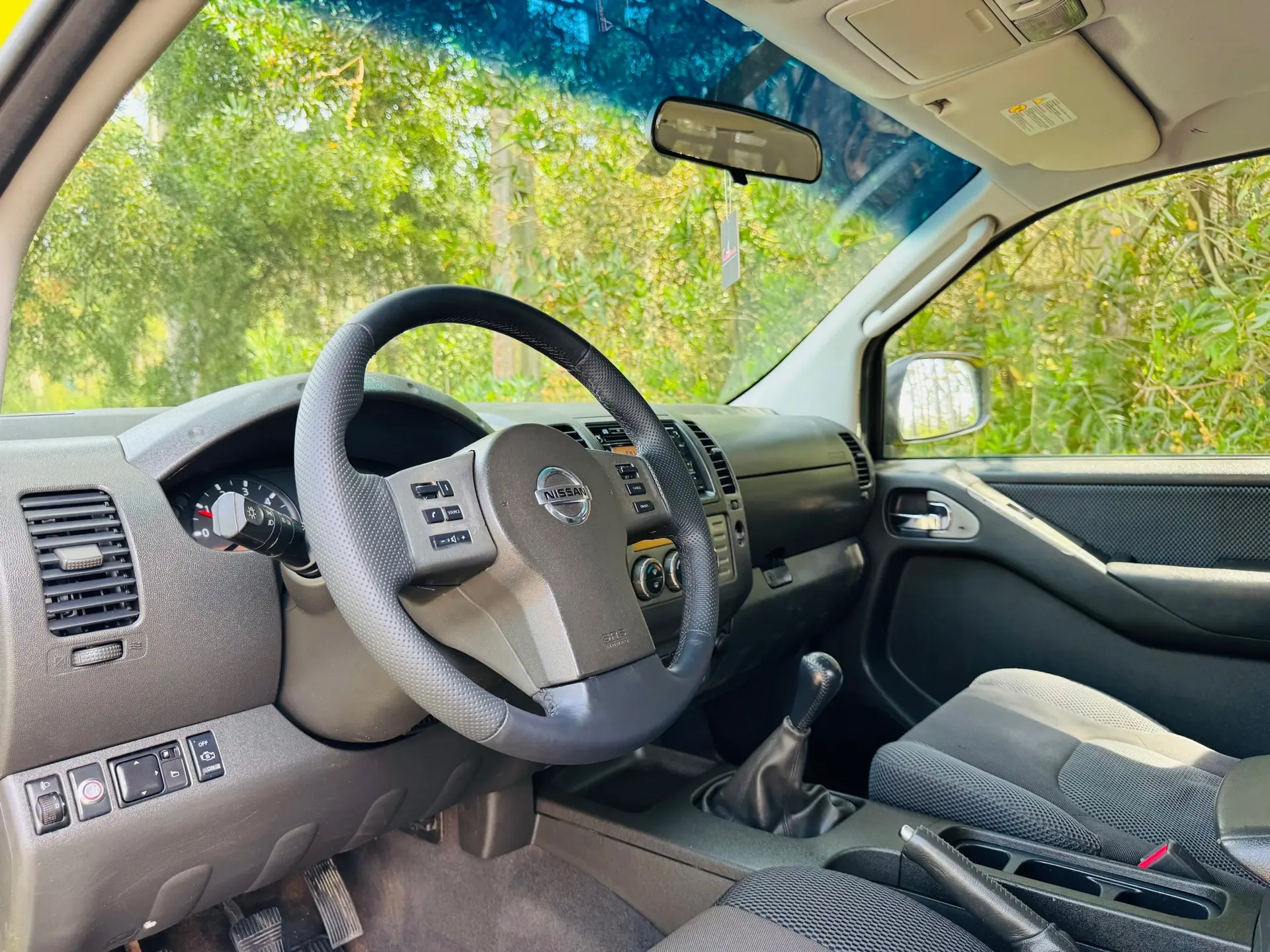 Nissan Navara 2.5 dCi CD SE Eastpak 23