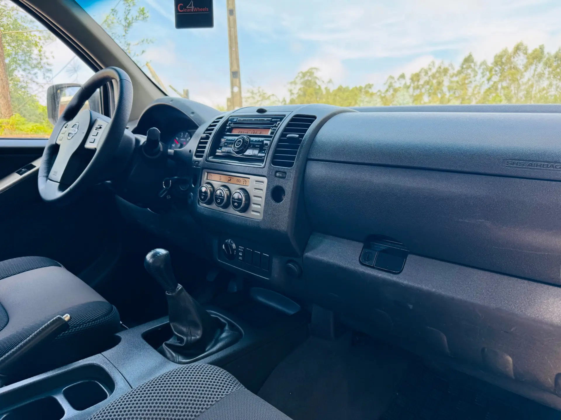 Nissan Navara 2.5 dCi CD SE Eastpak 35