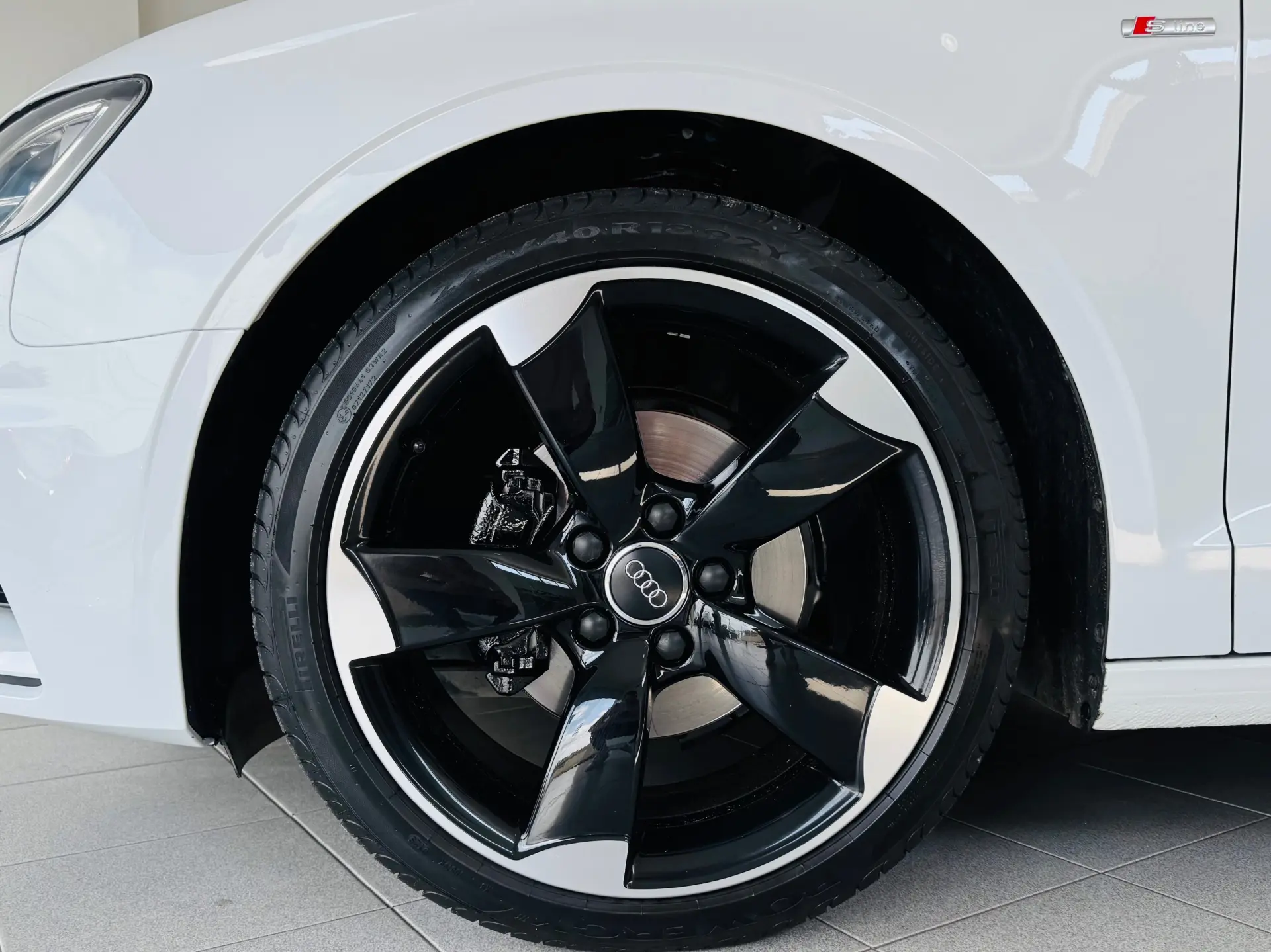 Audi A3 Limousine 2.0 TDI S-line 4