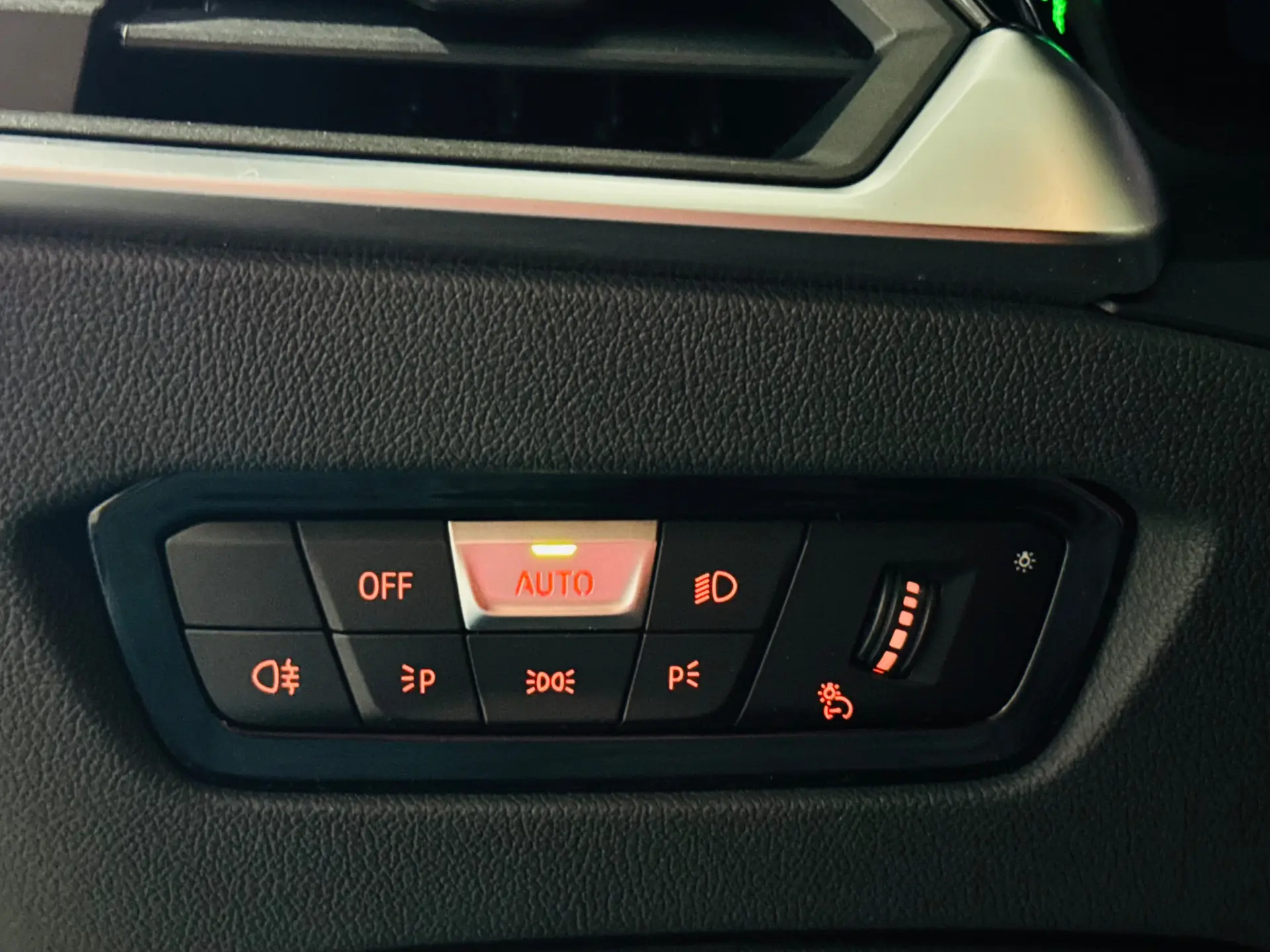 BMW M240i xDrive Auto 21
