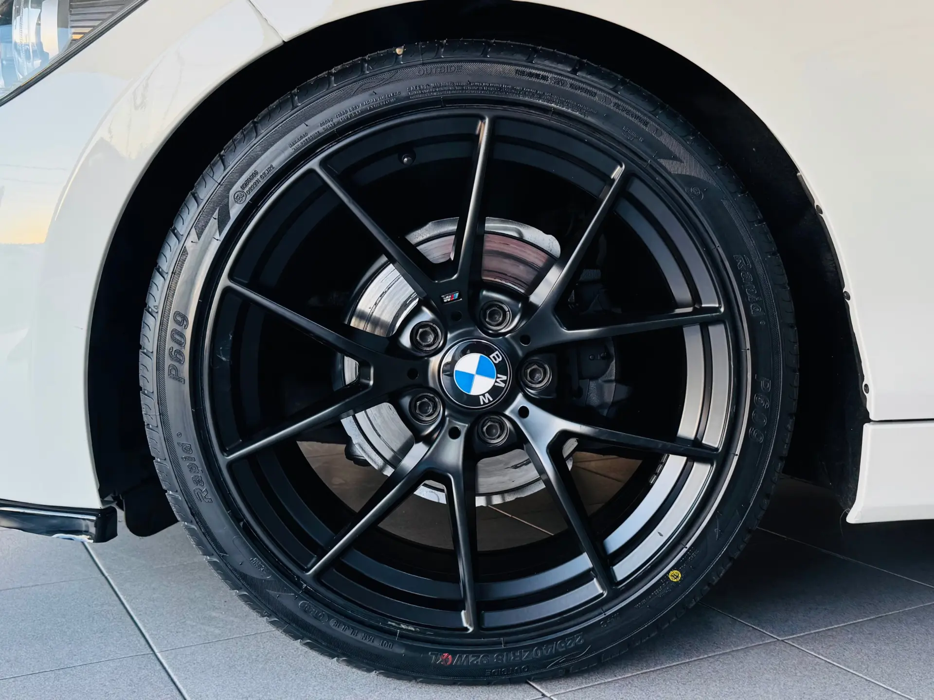 BMW 118 d Pack M 8