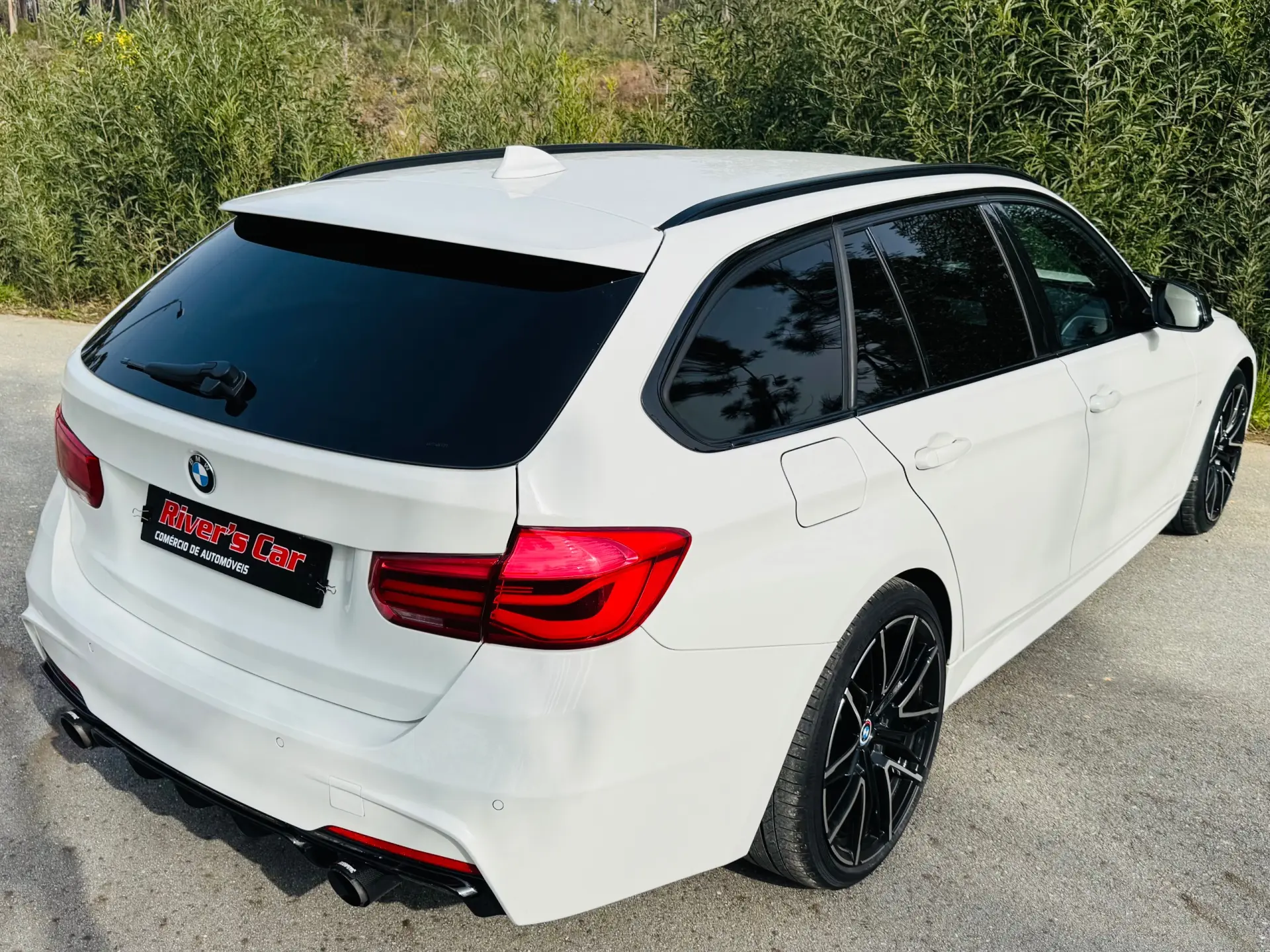 BMW 320 d Pack M Auto 11