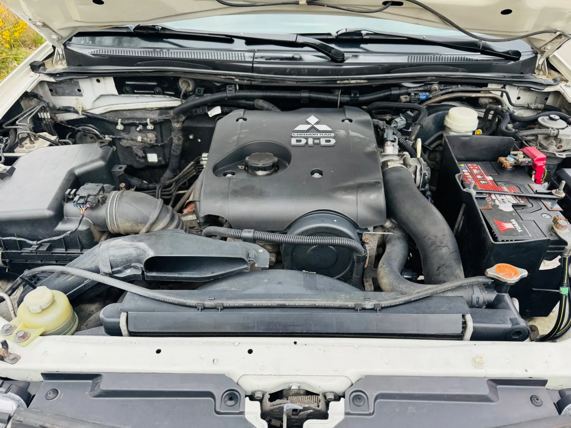 Mitsubishi L200 2.5 DI-D CD Intense AC/JLL 33