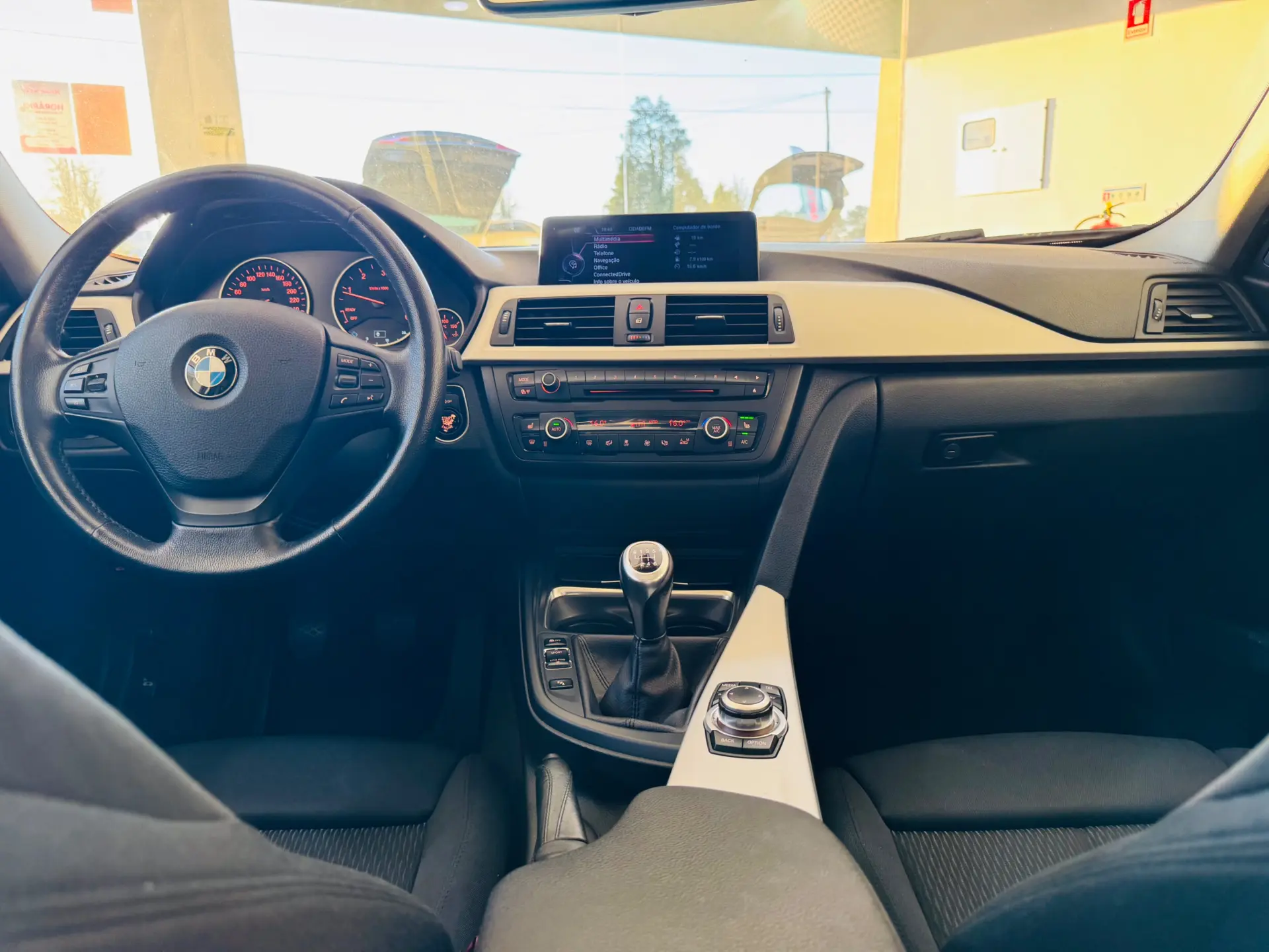 BMW 320 d Sport Line 38