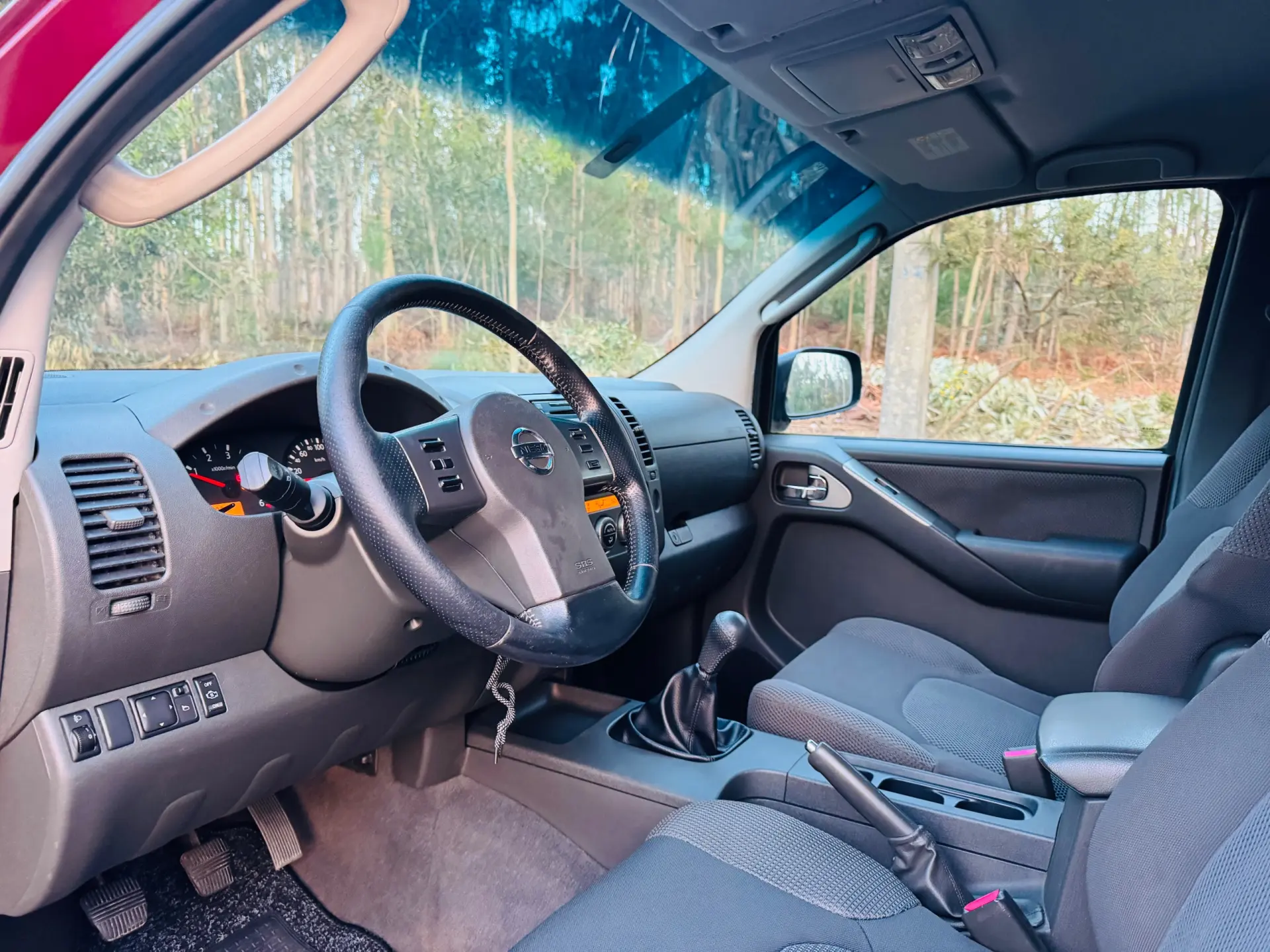 Nissan Navara 2.5 dCi CD SE Eastpak 28