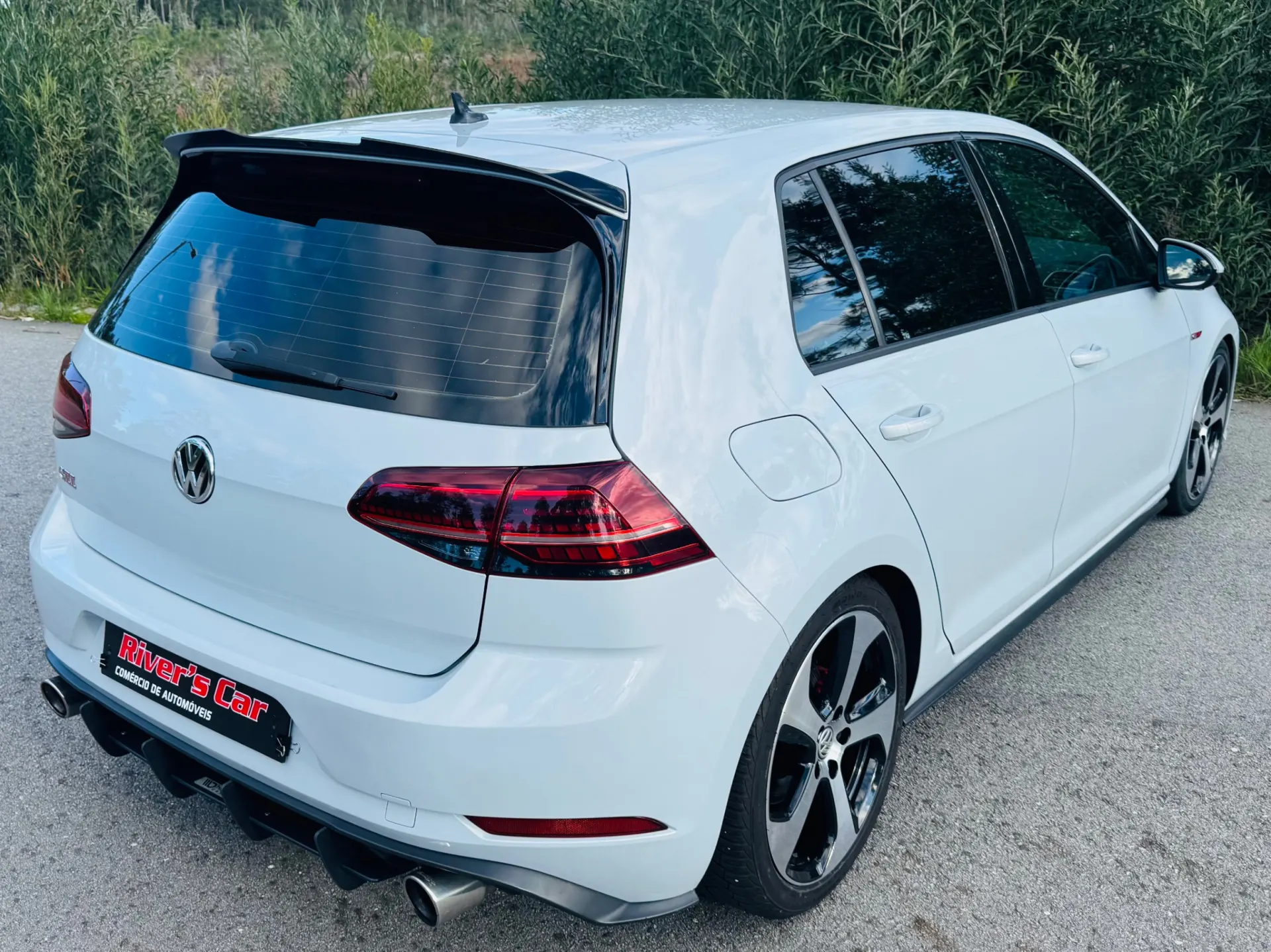Volkswagen Golf 2.0 TSi GTi DSG Performance 12