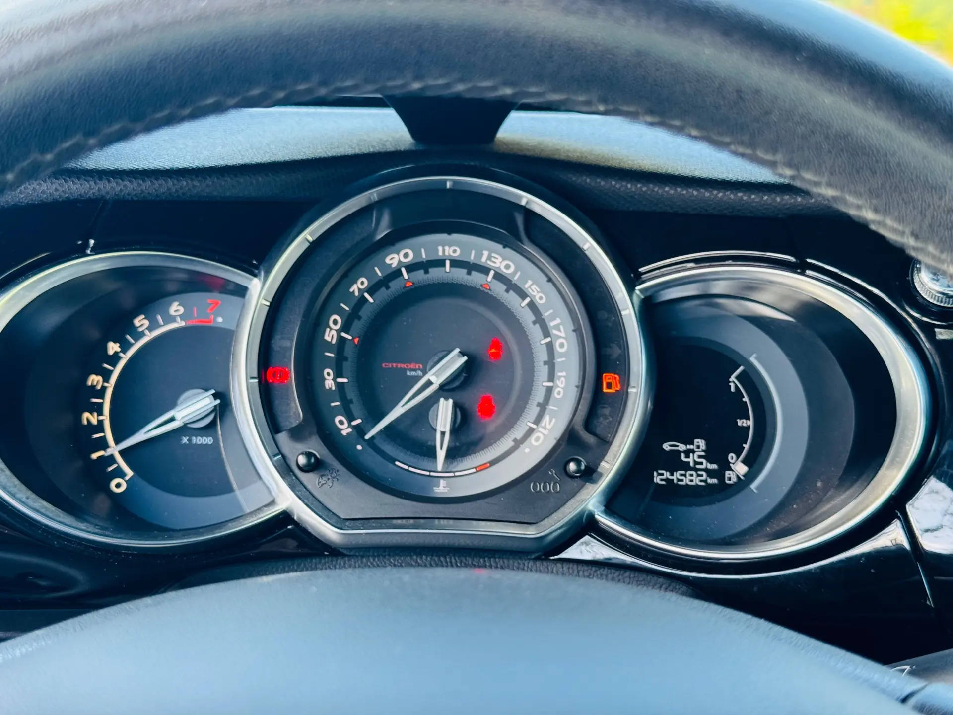 Citroen DS3 Cabrio 1.2 VTi So Chic 19