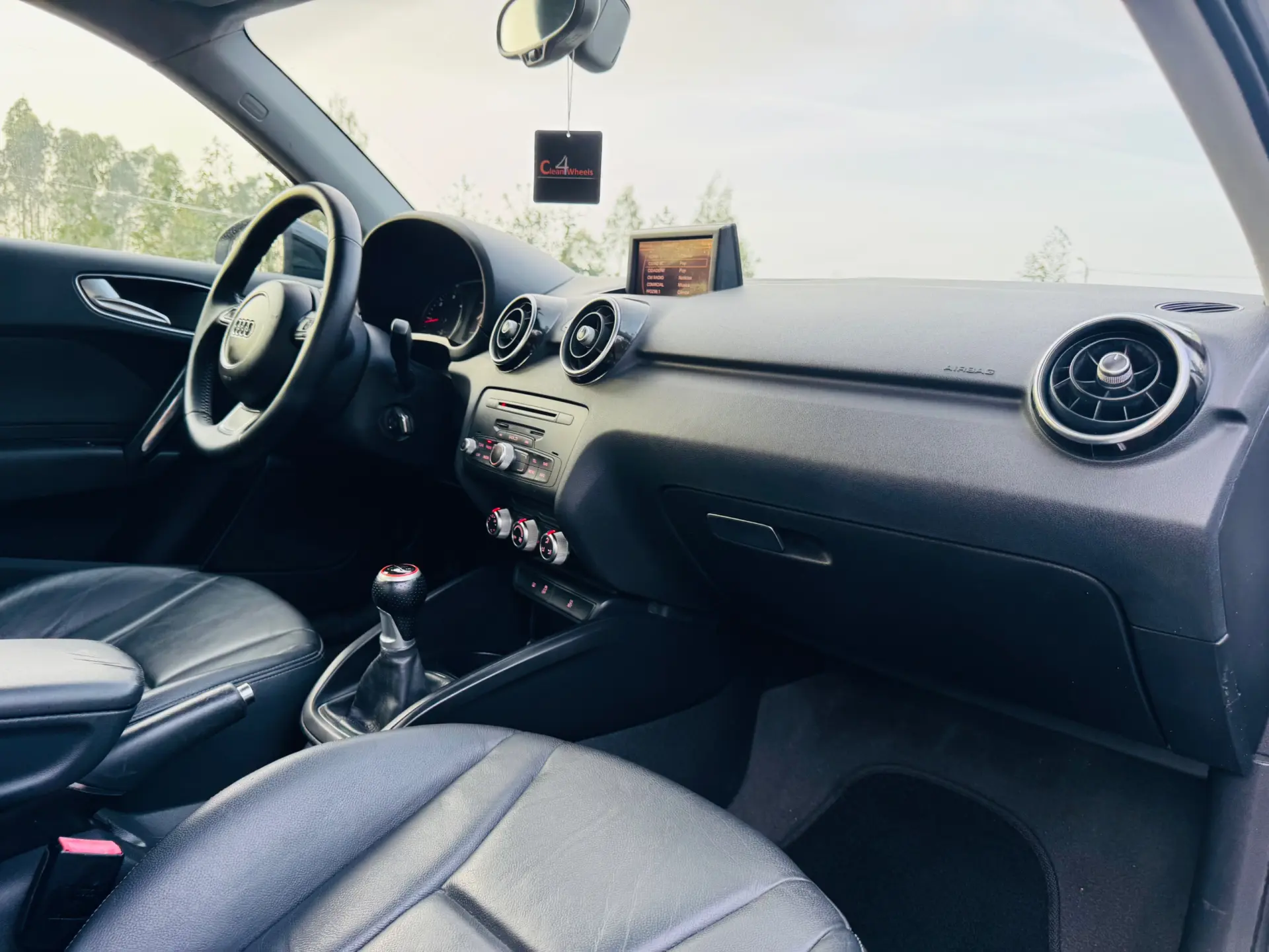 Audi A1 1.6 TDI S-line 36