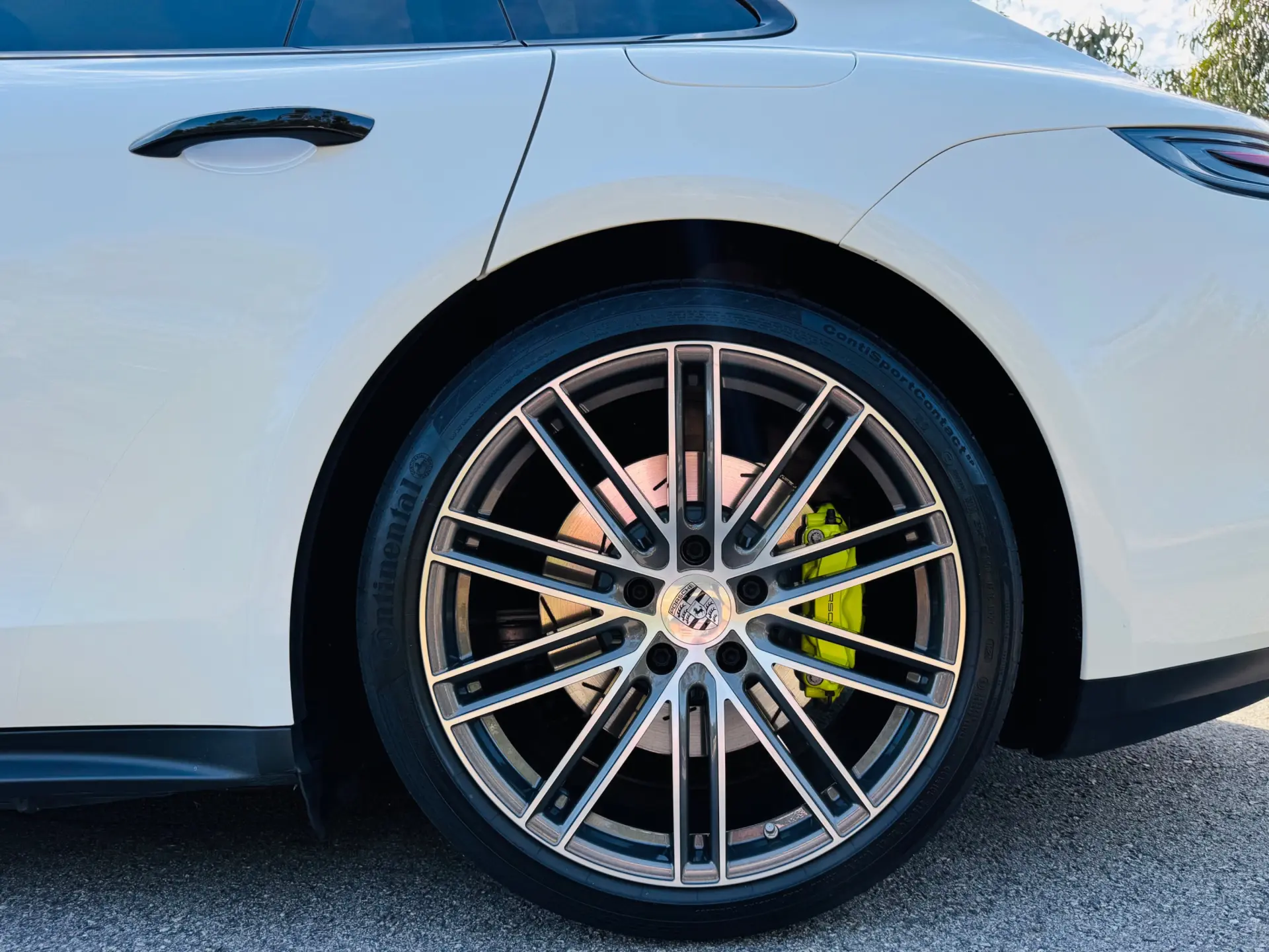 Porsche Panamera Sport Turismo 4 E-Hybrid 17