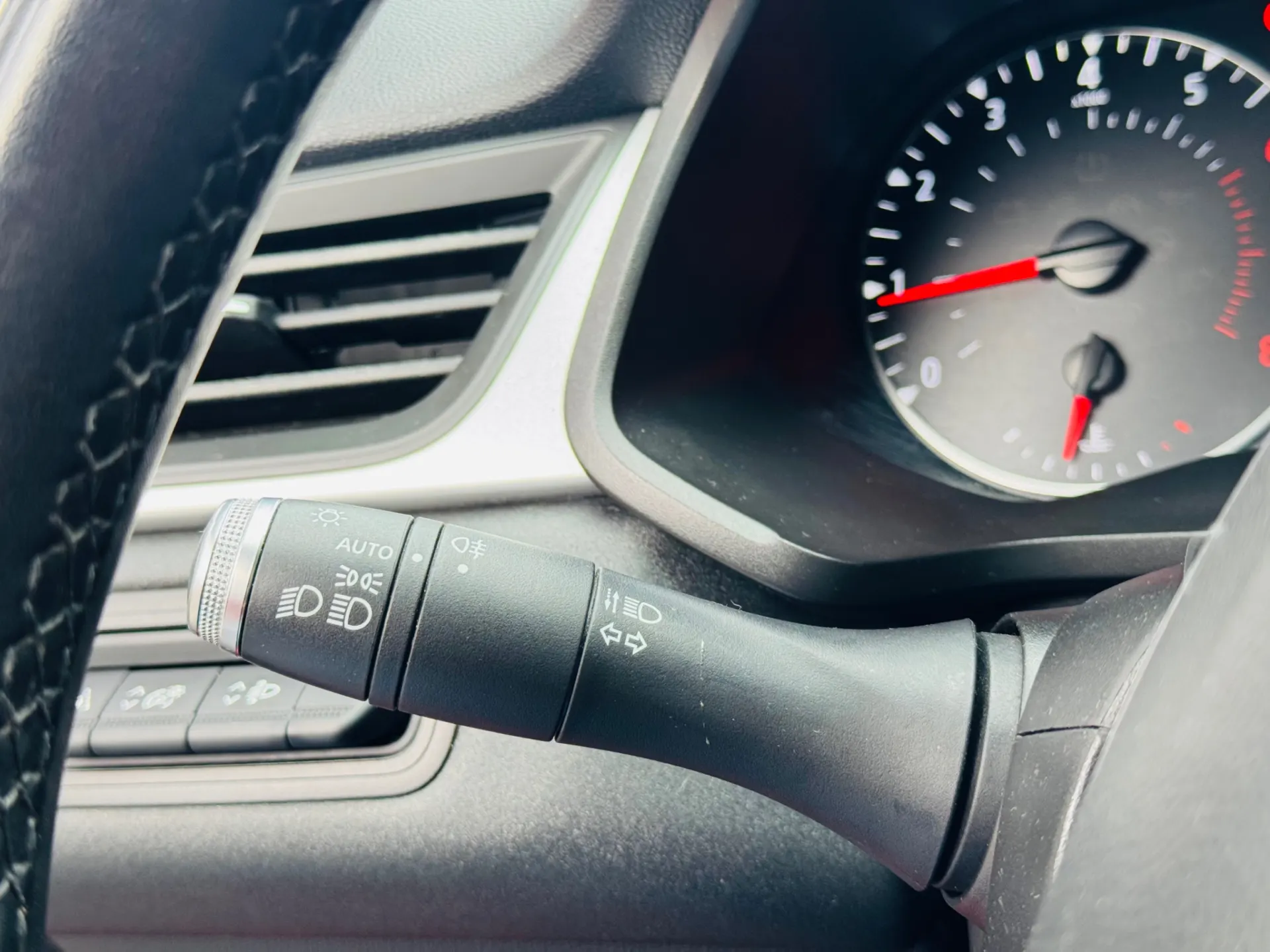 Renault Captur 1.0 TCe Intens Bi-Fuel 30