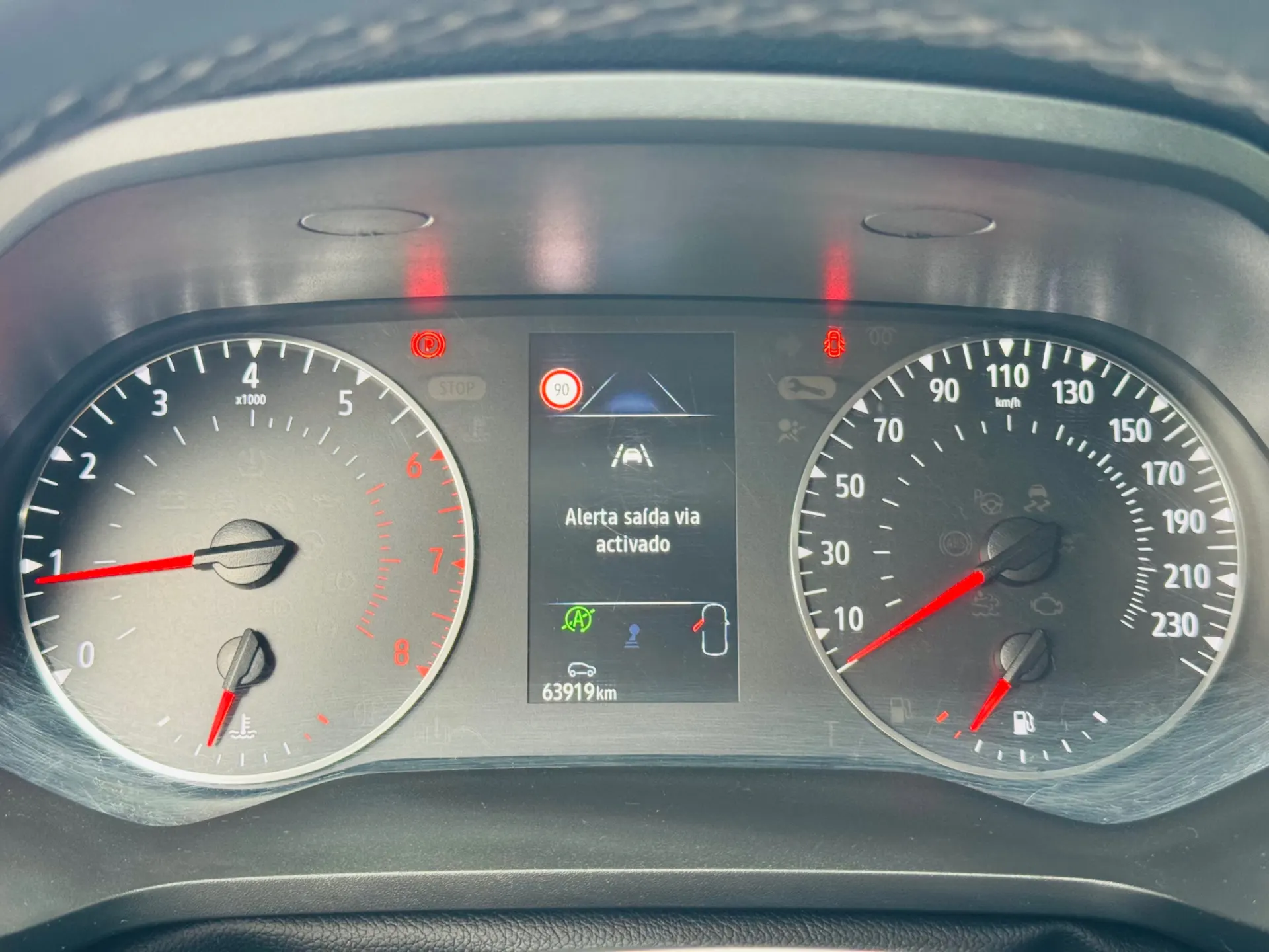 Renault Captur 1.0 TCe Intens Bi-Fuel 32