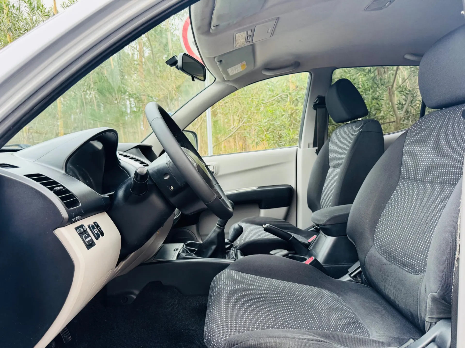 Mitsubishi L200 2.5 DI-D CD Invite AC CC 4WD 20