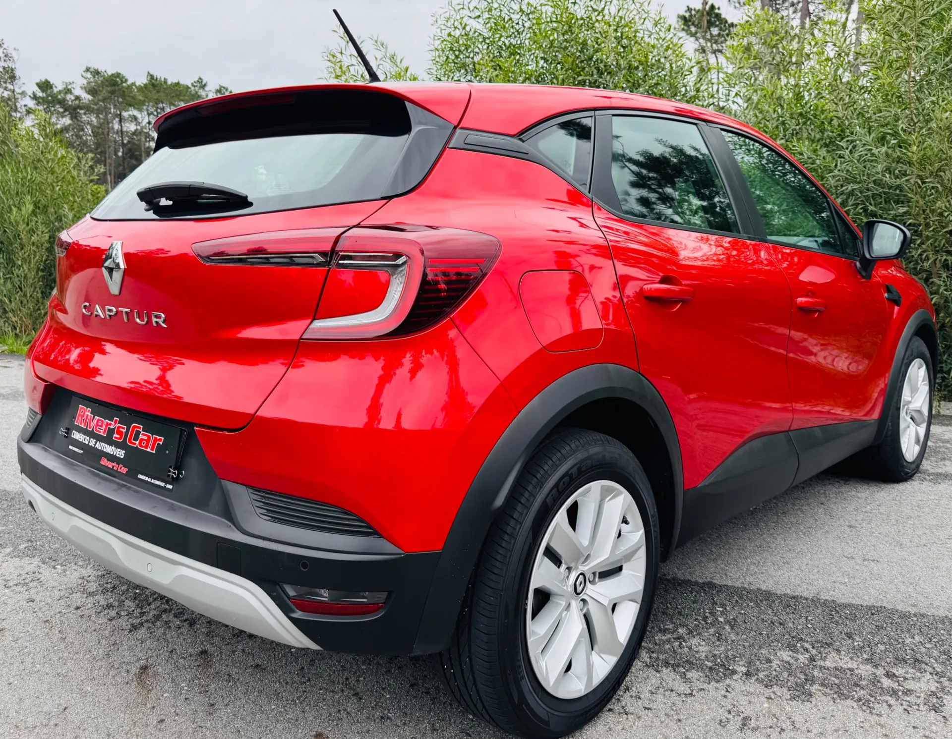 Renault Captur 1.0 TCe Intens Bi-Fuel 12