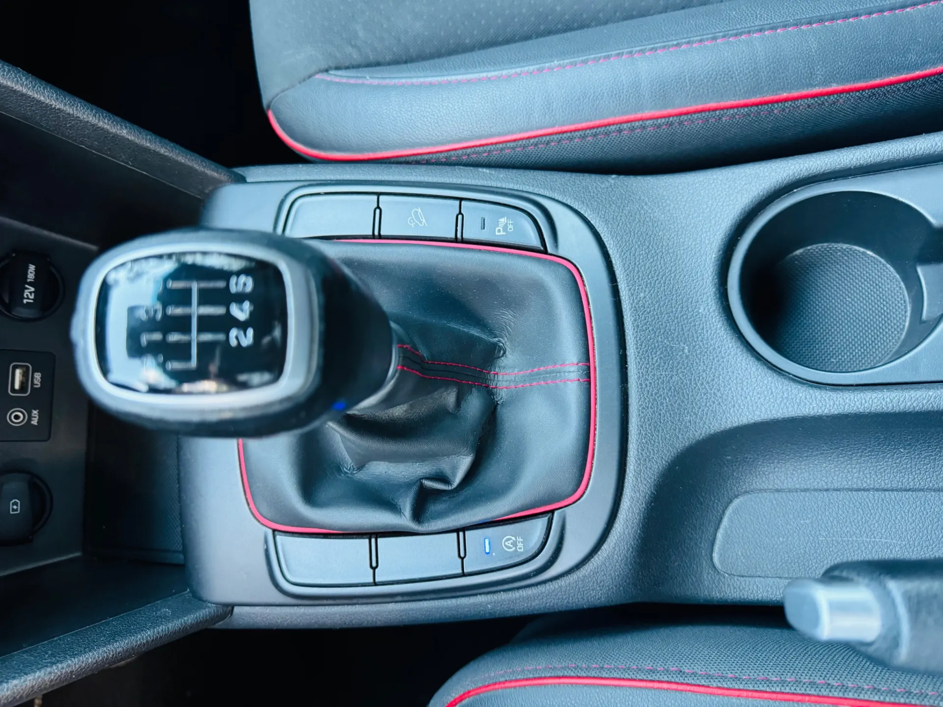 Hyundai Kauai 1.0 T-GDi Premium Pele/Tec.Vermelho 29