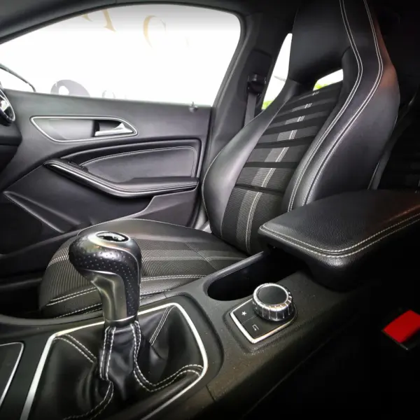 Mercedes-Benz CLA 180 d Shooting Brake 16