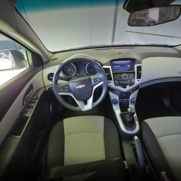 Chevrolet Cruze 1.6 LS 7