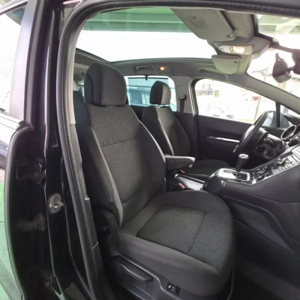 Peugeot 5008 1.6 E-HDi Allure 2-Tronic J17 9