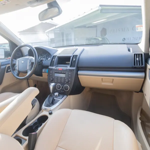 Land Rover Freelander 2.2 Td4 SE Auto. 13