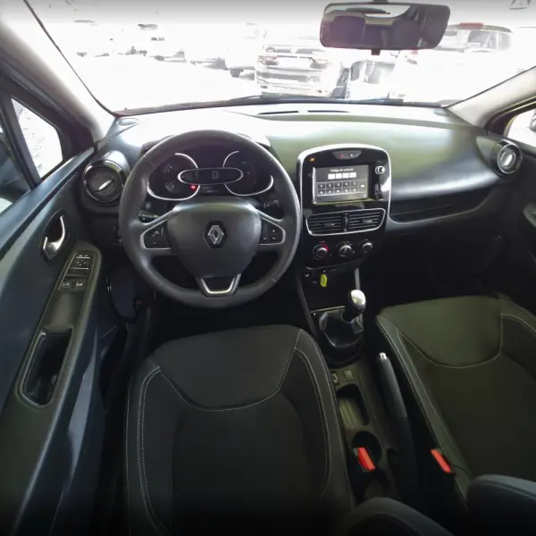 Renault Clio 1.2 16V 75 Experience 13
