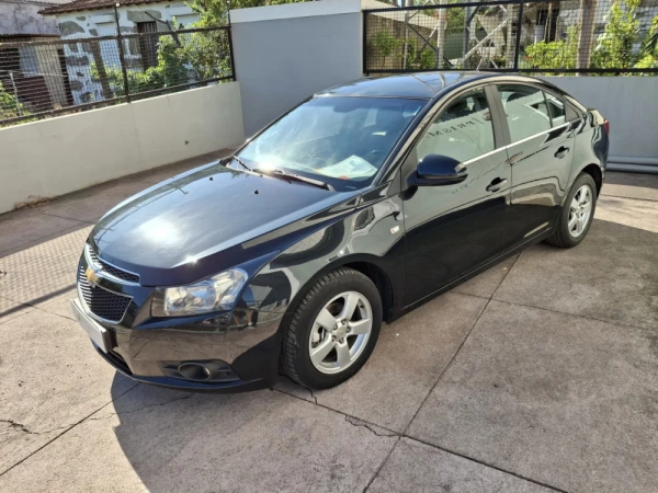 Chevrolet Cruze 1.6 LS 3
