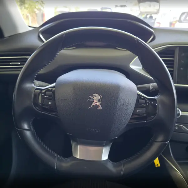 Peugeot 308 SW 1.5 BlueHDi Allure 13