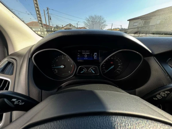 Ford Focus SW 1.5 TDCi Titanium 9