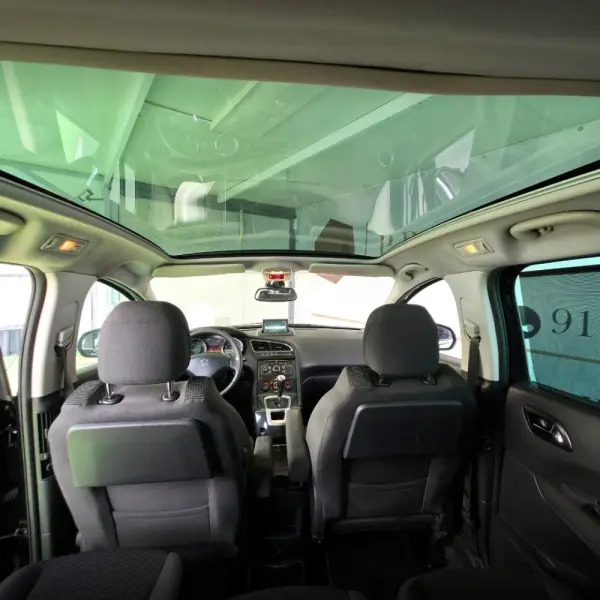 Peugeot 5008 1.6 E-HDi Allure 2-Tronic J17 8