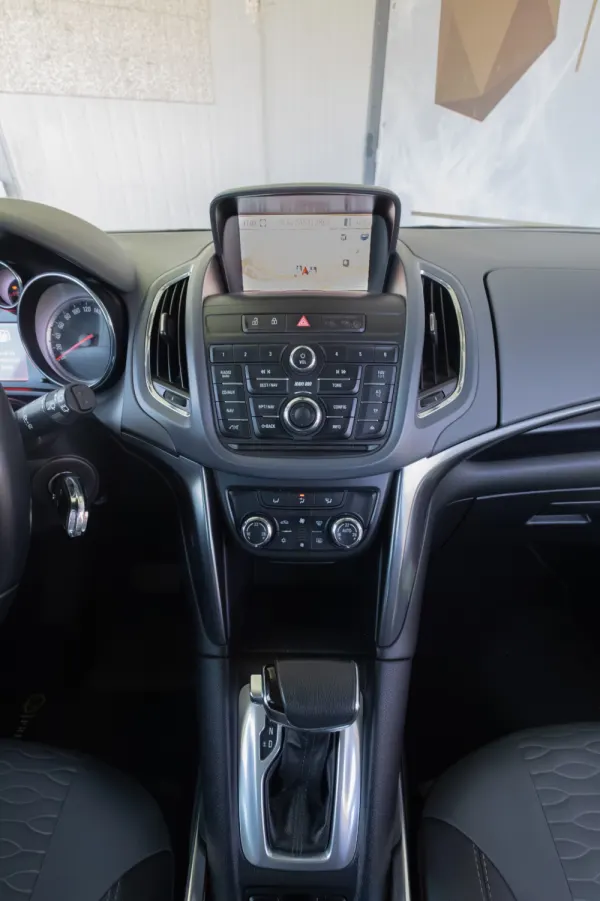 Opel Zafira 1.4T Cosmo - GPL 11