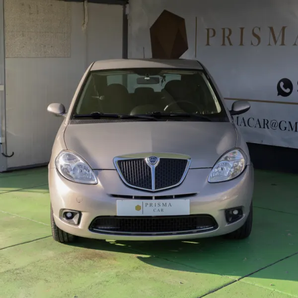 Lancia Ypsilon 1.2 Lusso 5 3