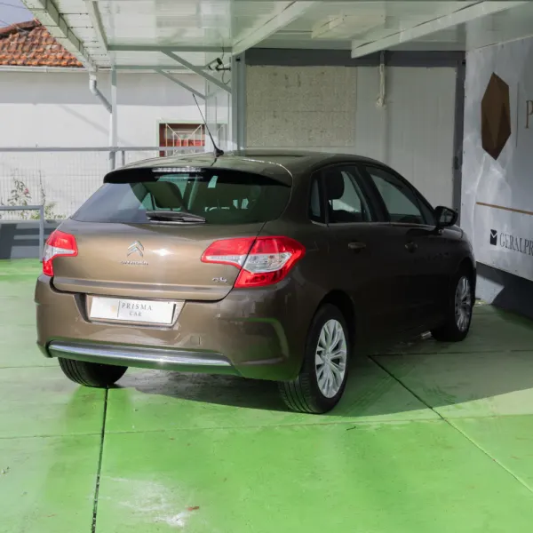 Citroën C4 1.6 HDi Exclusive 6