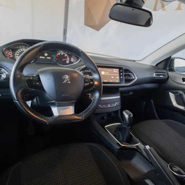 Peugeot 308 1.6 BlueHDi Style 9