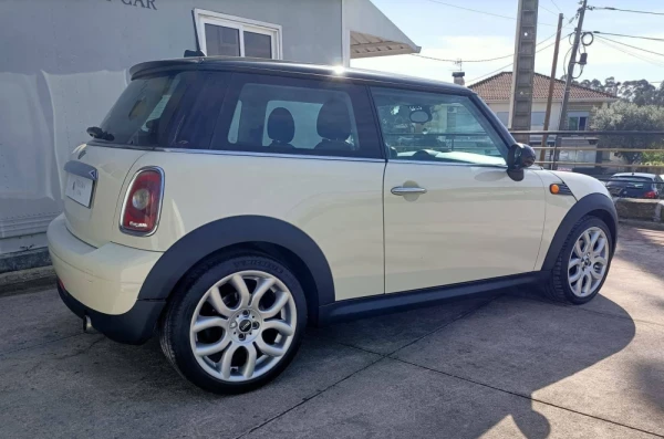 MINI 3 Portas One D 3