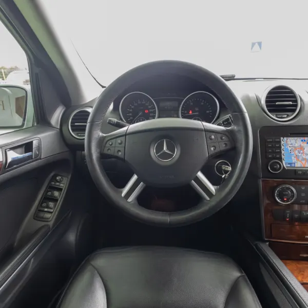 Mercedes-Benz ML 320 8