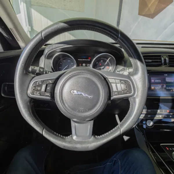 Jaguar XE 2.0 D Pure Aut. 14