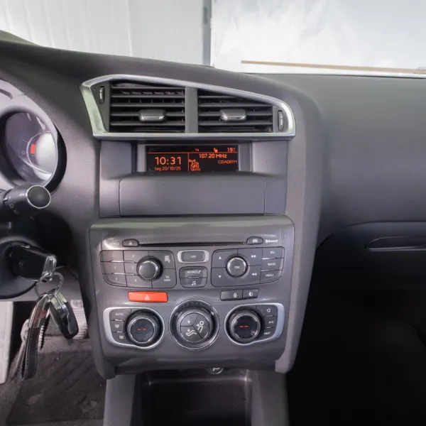 Citroën C4 1.6 HDi Exclusive 11