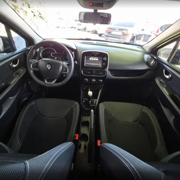 Renault Clio 1.2 16V 75 Experience 19