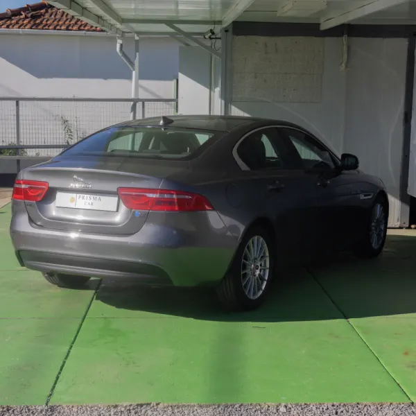 Jaguar XE 2.0 D Pure Aut. 6